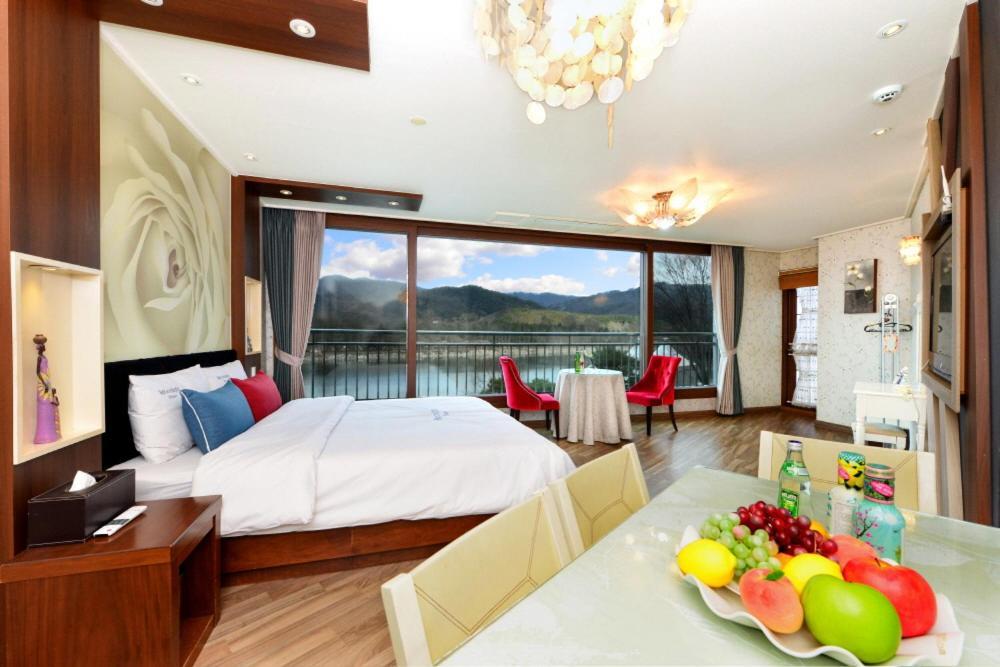 Moonlight Blue Pension Gapyeong Εξωτερικό φωτογραφία