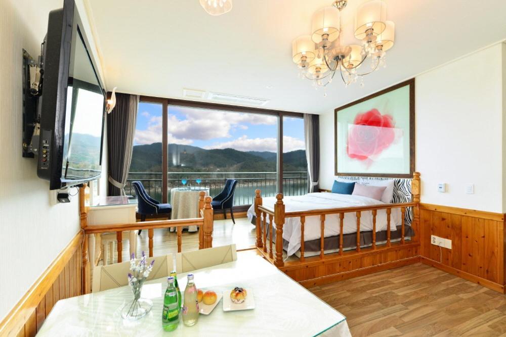 Moonlight Blue Pension Gapyeong Εξωτερικό φωτογραφία