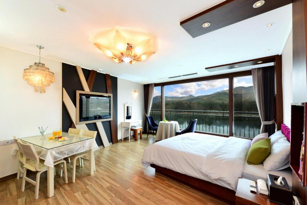 Moonlight Blue Pension Gapyeong Εξωτερικό φωτογραφία