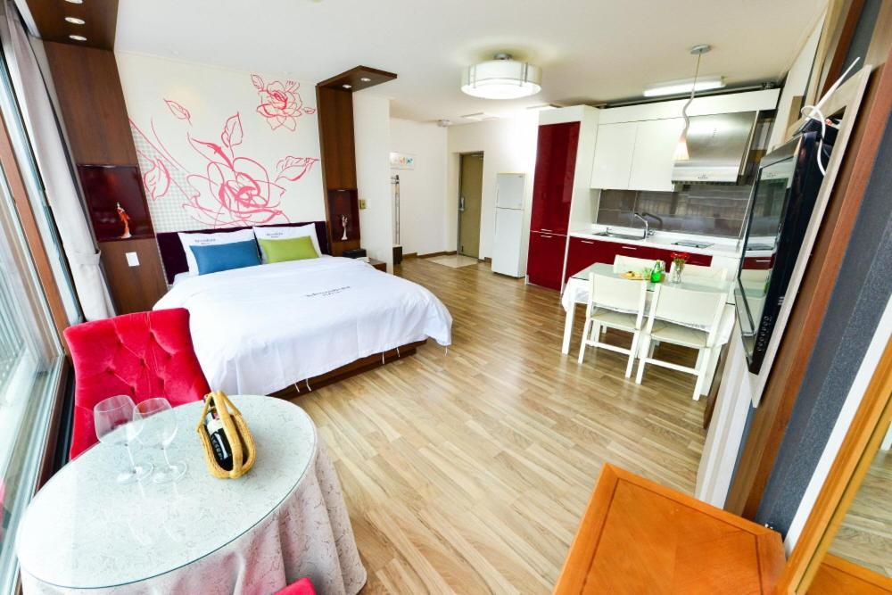 Moonlight Blue Pension Gapyeong Εξωτερικό φωτογραφία