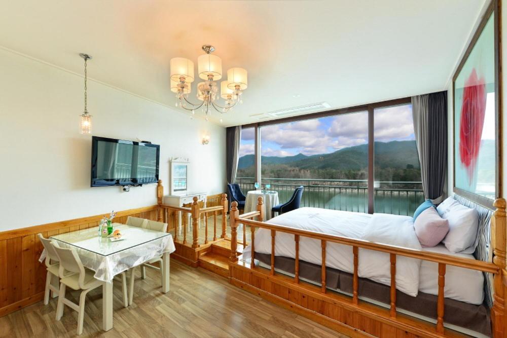 Moonlight Blue Pension Gapyeong Εξωτερικό φωτογραφία