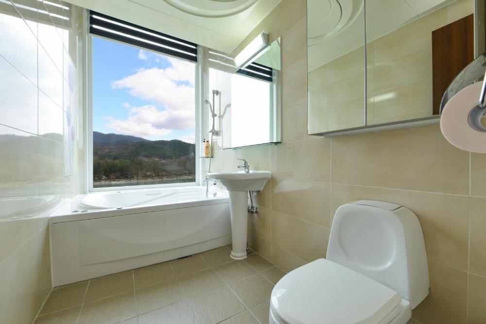 Moonlight Blue Pension Gapyeong Εξωτερικό φωτογραφία